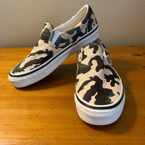 Custom Camo Design Classic Slip On Vans - Picture 6 of 7